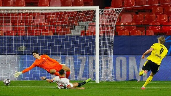 هالاند يقود دورتموند في مواجهة الإياب