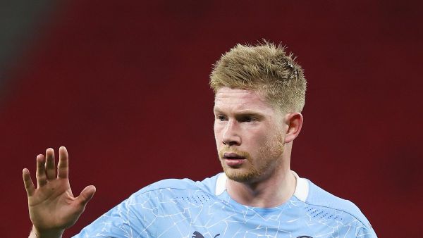 دي بروينه يقود سيتي لربع النهائي