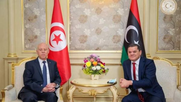 كلفت الأزمة الليبية تونس تراجعًا في النمو الاقتصادي بنسبة 24%