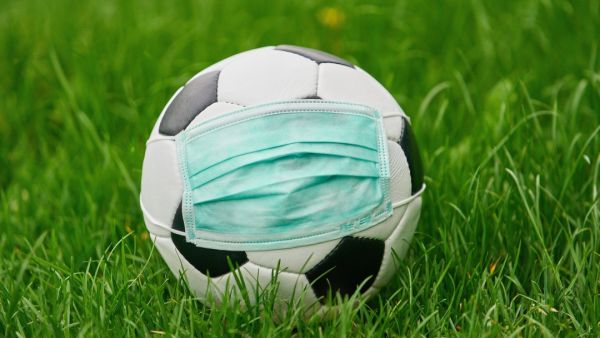 فيروس كورونا يتسبب بمزيد من التأجيلات