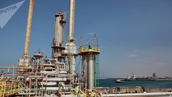 تعلن السيطرة على تسرب نفطي قرب حقل الظهرة بليبيا