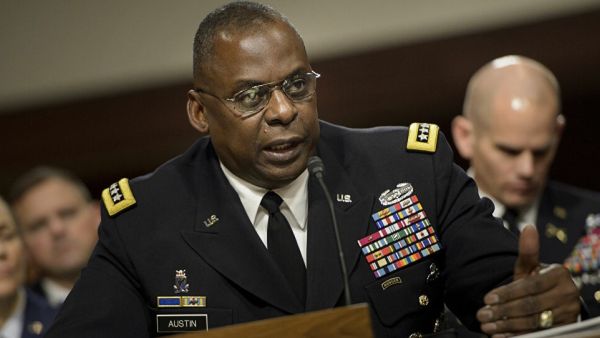  وزير الدفاع الأمريكي لويد أوستن 