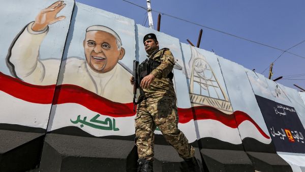 Iraqis call Pope Francis to postpone his visit until the government fix and rebuild all the cities