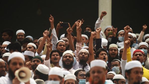 Bangladesh's deadly clashes result in 5 dead and scores injured