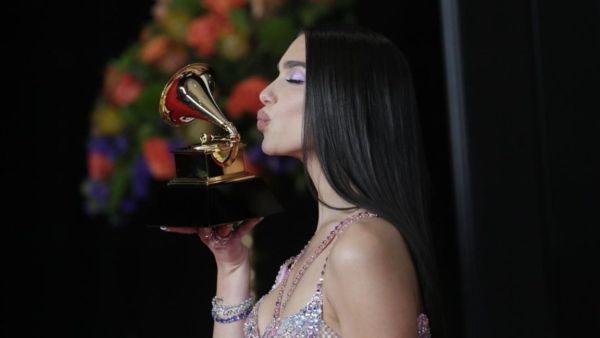 Dua managed three pink-toned costume changes during her appearance on stage.