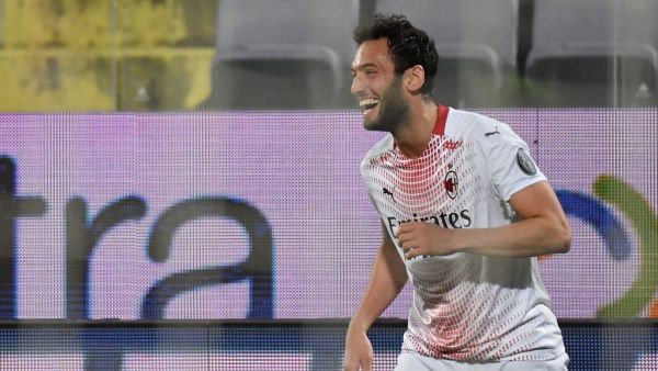 The Turkish midfielder is in the final months of his contract with AC Milan (Photo: AFP)