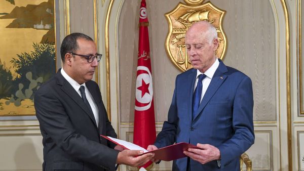 قيس بن سعيد والفخاخ