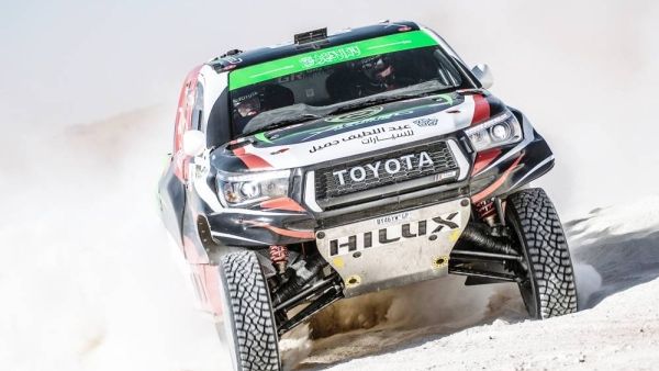 Yazeed Al Rajhi and Michael Orr in their Toyota Hilux Overdrive (Photo: Saudi Gazette)