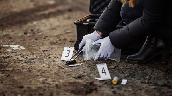 Father kills his daughter by shooting her 20 times