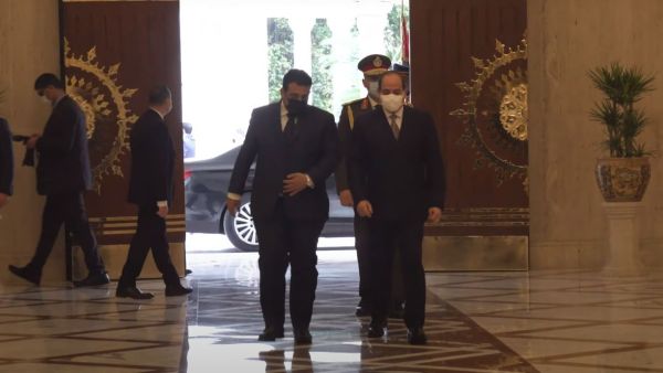 السيسي والمنفي