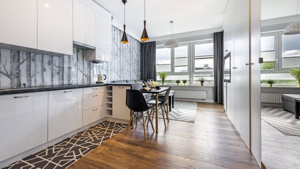 يكسر الأوساخ، ويجمع من المكونات القلوية للمساعدة في تحقيق درجة حموضة محايدة.  يكسر الأوساخ، ويجمع من المكونات القلوية للمساعدة في تحقيق درجة حموضة محايدة.