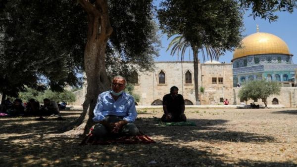 إسرائيل تمنع غير الملقحين ضد كورونا من دخول الأقصى