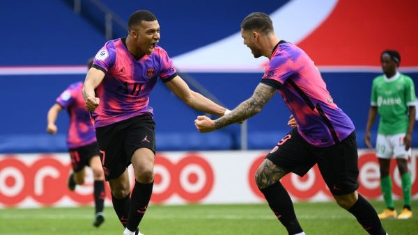 إيكاردي (يمين) ومبابي يقودان الباريسي للفوز على سانت إيتيان