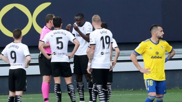 دياكابي يعترض للحكم جراء ما سمعه