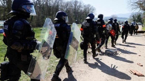 سويسرا: استخدام الرصاص المطاطي والغاز ضد محتجين على قيود كورونا