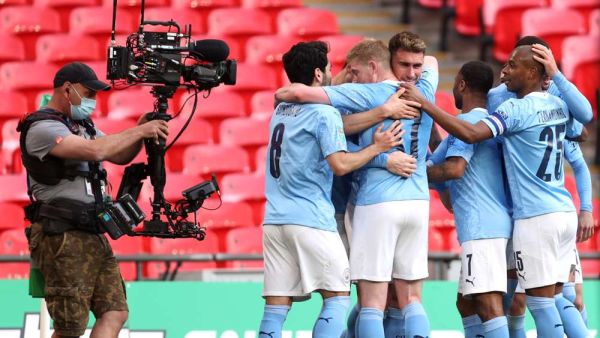 سيتي يفوز بلقب جديد