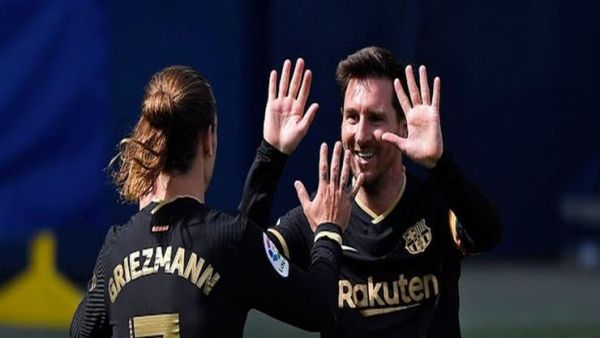 ميسي يهنىء غريزمان بهدفه