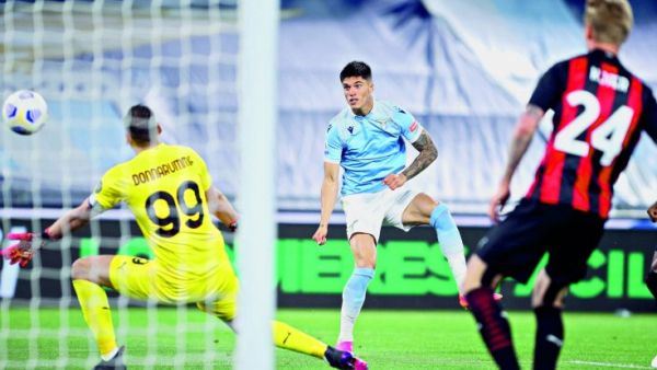 كوريا (وسط) يقود لاتسيو لفوز كبير