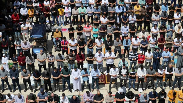 خطيب الاقصى: نستنكر ما قامت به سلطات الاحتلال من قطع سماعات المسجد لمنع الأذان وصلاتي العشاء والتراويح”.