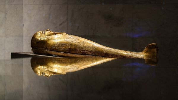 Royal mummies transferred in a Golden Parade in Egypt