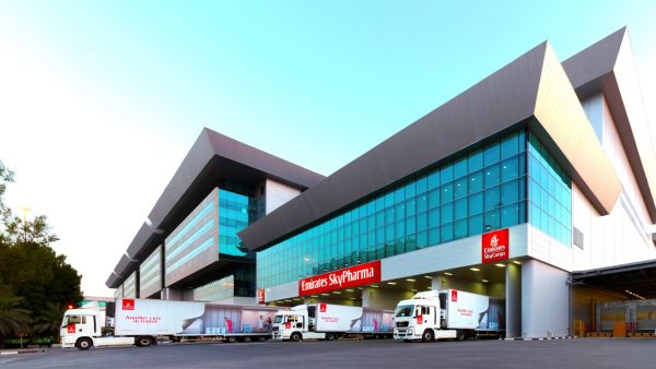 5% من لقاحات "كوفيد-19" عالمياً نقلت عبر دبي على طائرات الإمارات