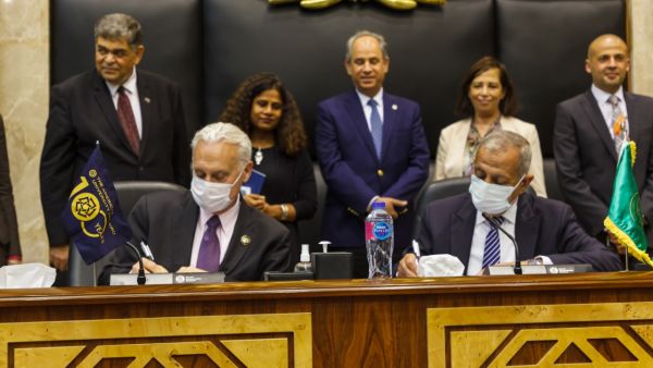 AUC Signs MOU With AASTMT And Strategic Partnership Agreement With AIU