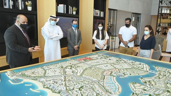 خلال الحدث ديار المحرق تستقبل وفدًا من مجلس التنمية الاقتصادية في زيارة ميدانية بأنحاء المدينة