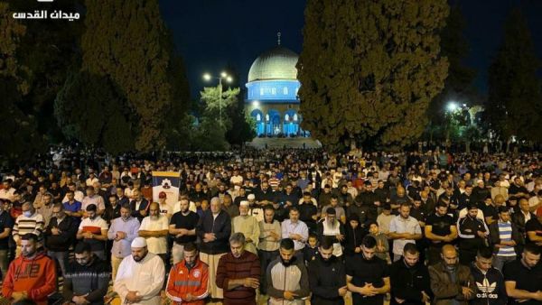 75 ألف شخص "أدّوا صلاتي العشاء والتراويح في رحاب المسجد الأقصى