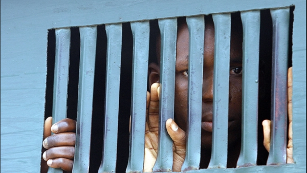 1,800 Nigerian prisoners escaped jail
