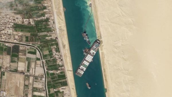 الصندوق الأسود لـ"إيفر غيفن": الجنوح كان خطأ قناة السويس