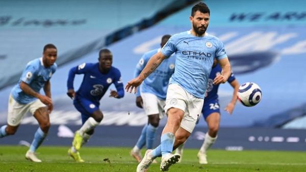 أغويرو يسدد بانينكا غير ناجحة