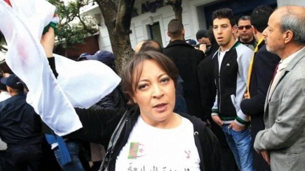 حكم بسجن ناشطة جزائرية بتهمة الإساءة للرسول والاستهزاء بالأحاديث
