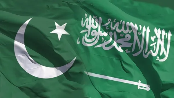 السعودية وباكستان توقعان على اتفاقيات بعد أشهر من التوترات