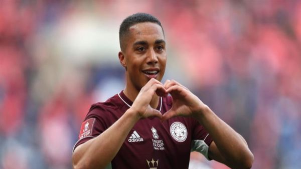 تيليمانس يحتفل بهدفه الرائع