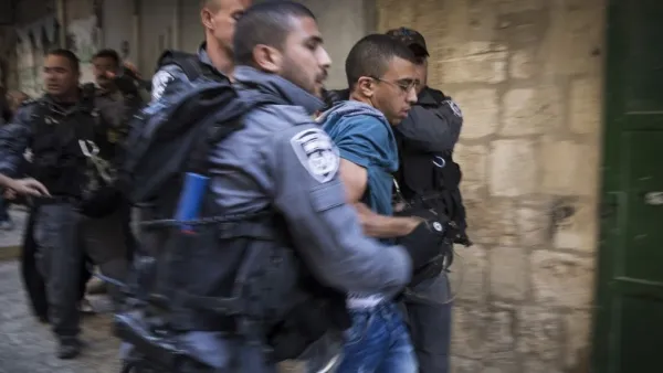 347 معتقلا فلسطينيا على خلفية المواجهات داخل القدس والخط الأخضر