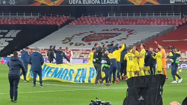 فرحة لاعبي فياريال بالتأهل