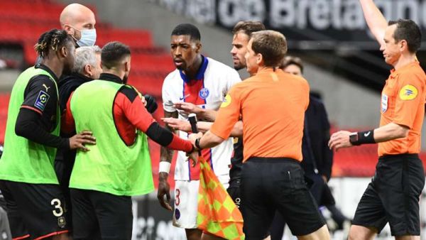 طرد كيمبيمبي يؤكد انعدام الانضباط لدى لاعبي باريس سان جيرمان