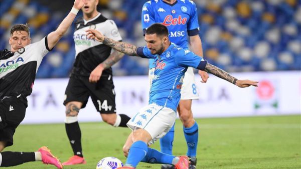 نابولي يسحق أودينيزي