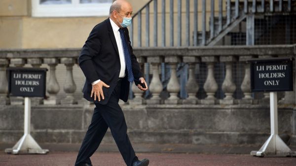 French Foreign Minister Jean-Yves Le Drian to pressure Lebanese politicians