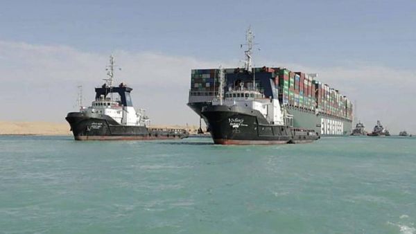 container ship in Suez Canal will not be freed