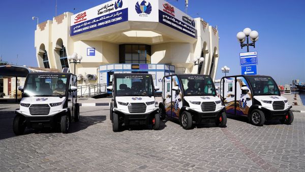 10 سيارات كهربائية جديدة لفحص البضائع تنضم إلى "سياج" جمارك دبي