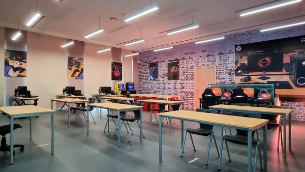 HP تُطلق مختبر HP Gaming Garage لتأهيل الطلاب استعداداً لدخول عالم الألعاب الإلكترونية في المستقبل