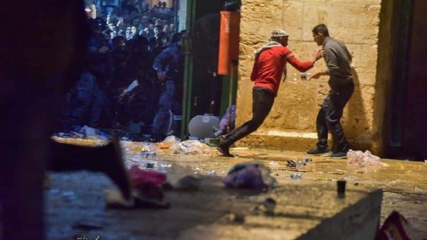 اعتداء القوات الاسرائيلية على المصلين في القدس المحتلة