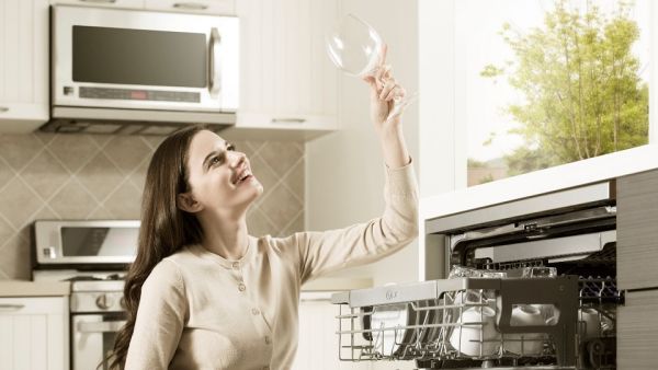 Leave Dirty Dishes Behind With LG Quadwash