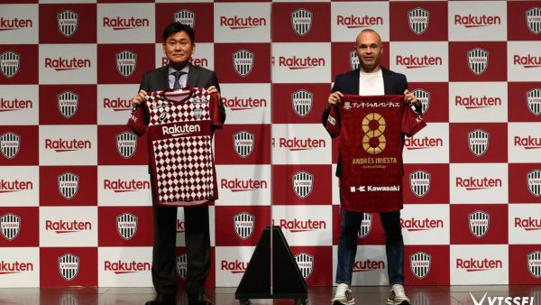 The Spanish midfielder has committed his future to the J-League outfit through to 2023 (Photo: @visselkobe)
