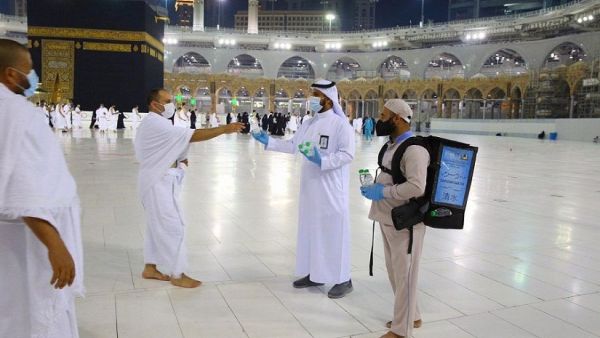 توزيع مياه زمزم