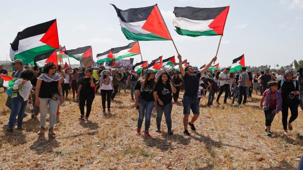 الآلاف من فلسطينيي الداخل يشاركون بتظاهرات مناهضة للاحتلال