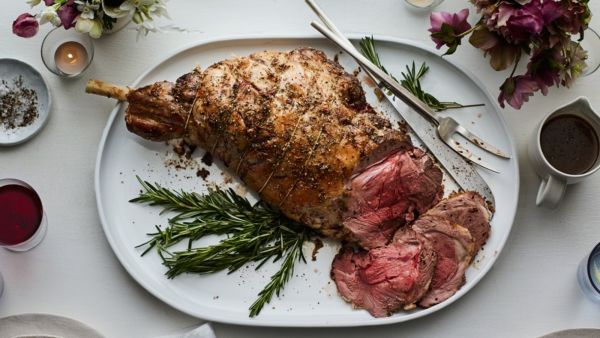 أطباق احتفالية: فخدة لحم الغنم الروستو باكليل الجبل