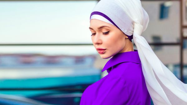 Arab Muslim business woman hijab