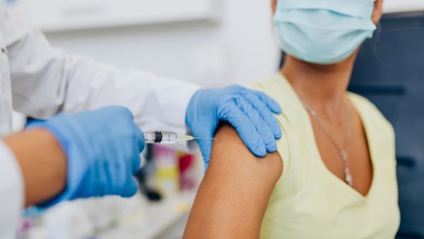 UAE gives COVID-19 vaccine doses